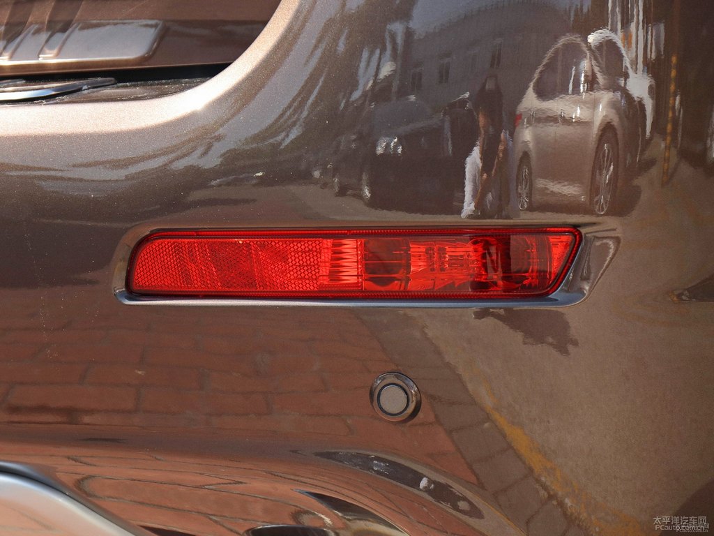 睿智棕哈弗H6車尾外觀圖片