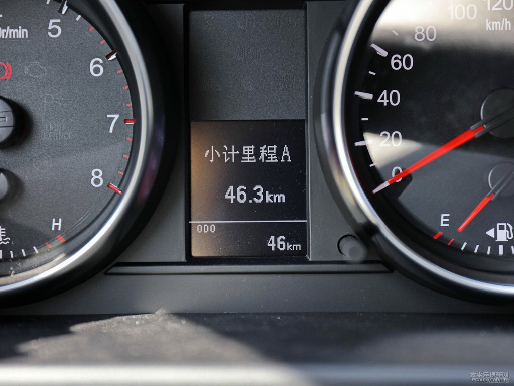 睿智棕哈弗H6中控內(nèi)飾圖片