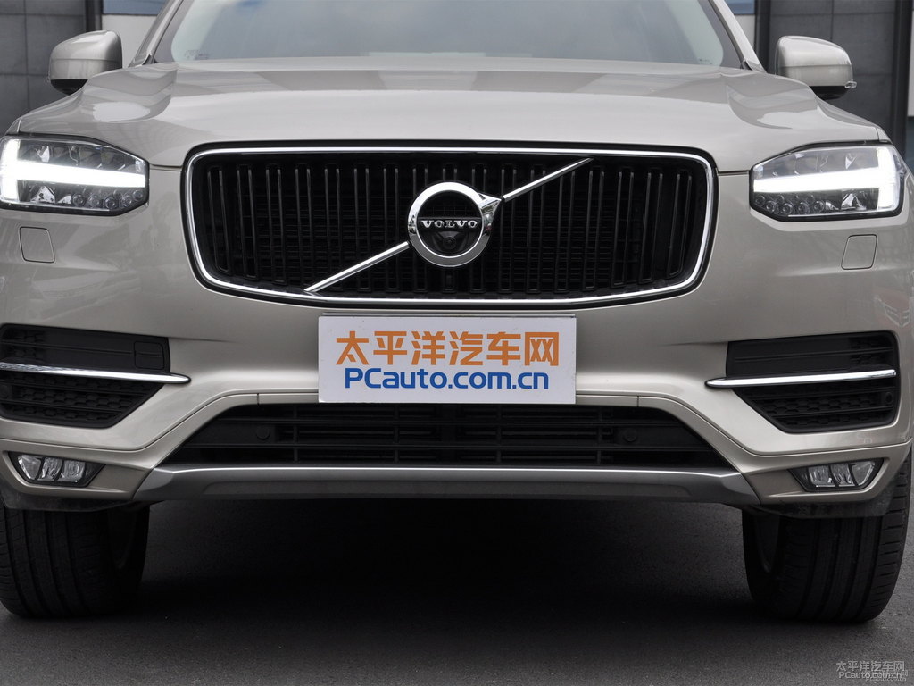 幻夜銀沃爾沃XC90車頭外觀圖片