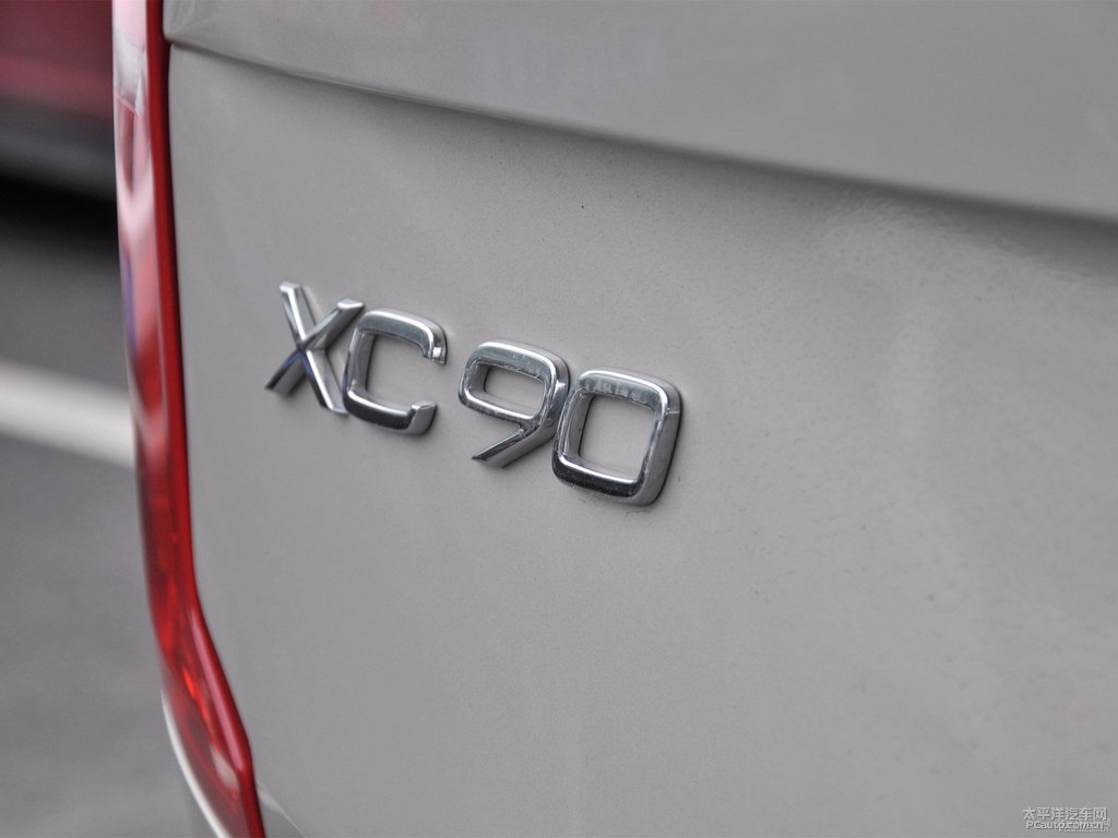 幻夜銀沃爾沃XC90車尾外觀圖片