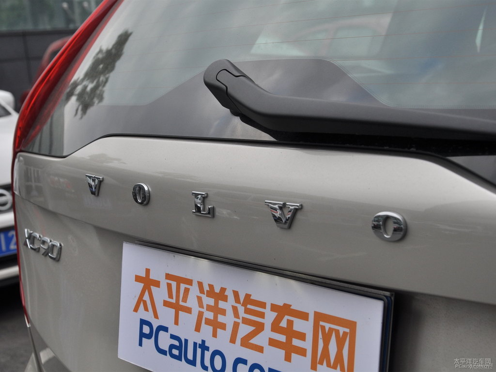 幻夜銀沃爾沃XC90車尾外觀圖片