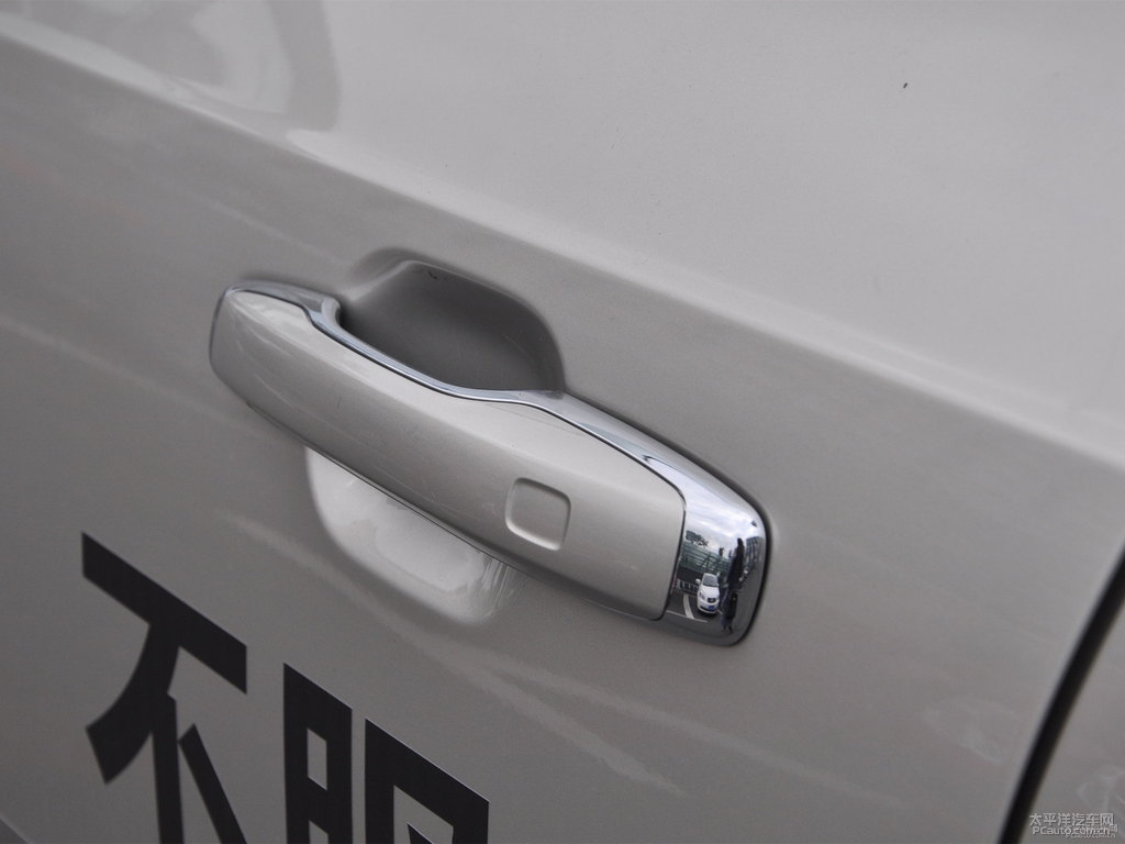 幻夜銀沃爾沃XC90車身外觀圖片