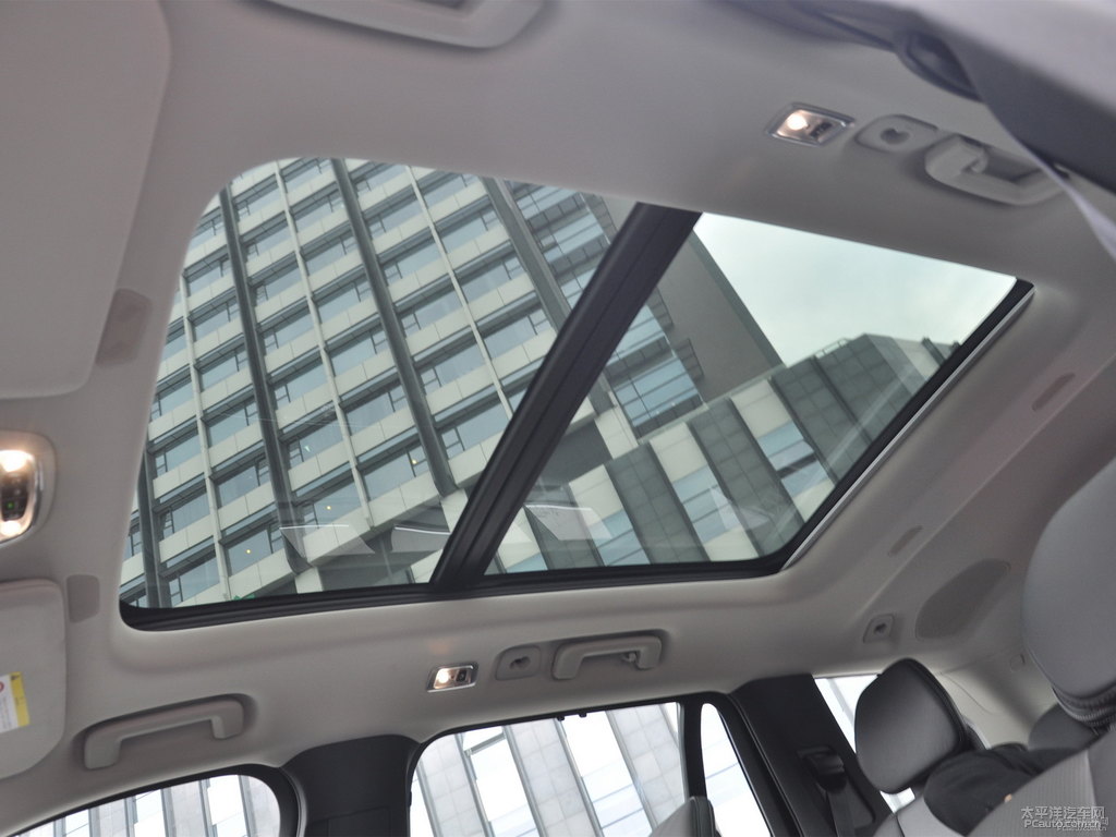 幻夜銀沃爾沃XC90車廂內(nèi)飾圖片