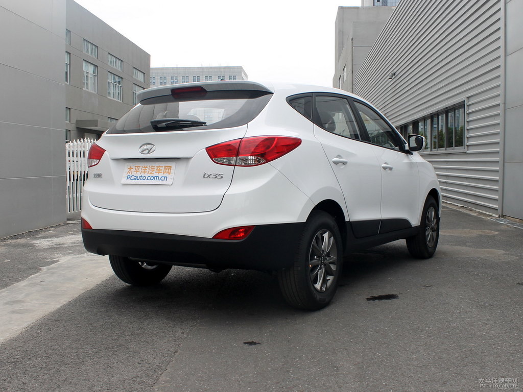 瑩白北京現(xiàn)代ix35整車外觀外觀圖片
