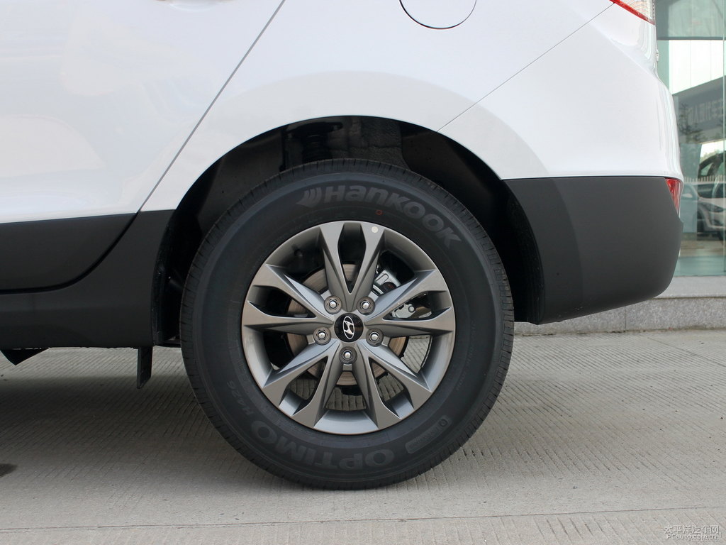 瑩白北京現(xiàn)代ix35車身外觀圖片