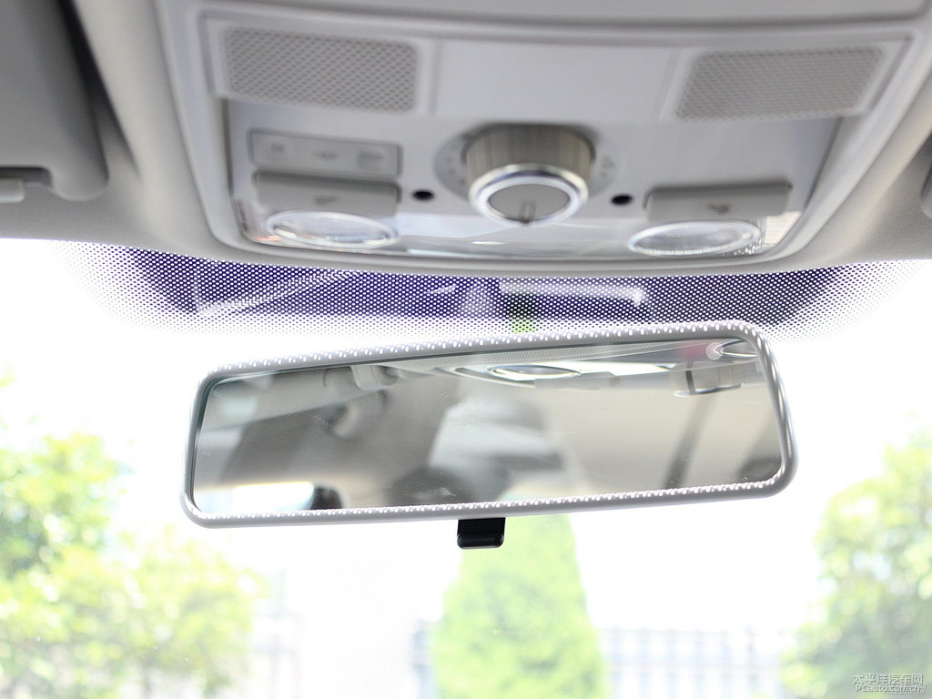 幻影黑邁騰車廂內(nèi)飾圖片