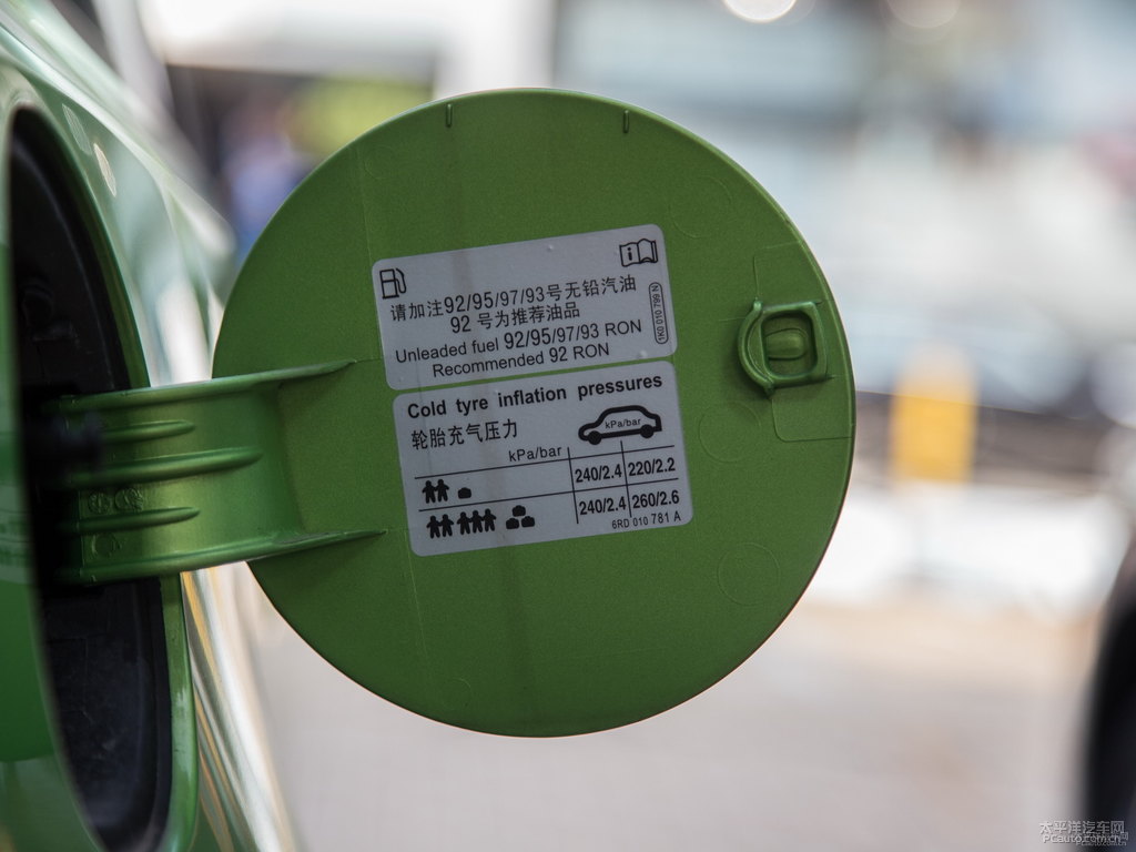 流光綠大眾Polo車身外觀圖片