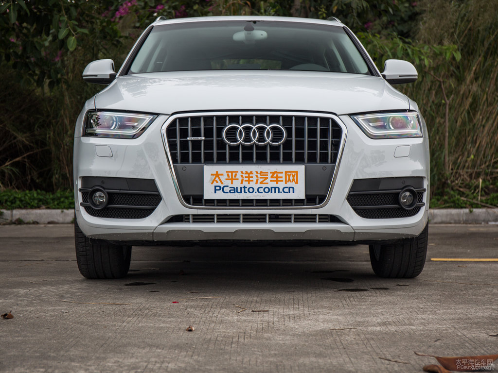 冰川白奧迪Q3車(chē)頭外觀(guān)圖片