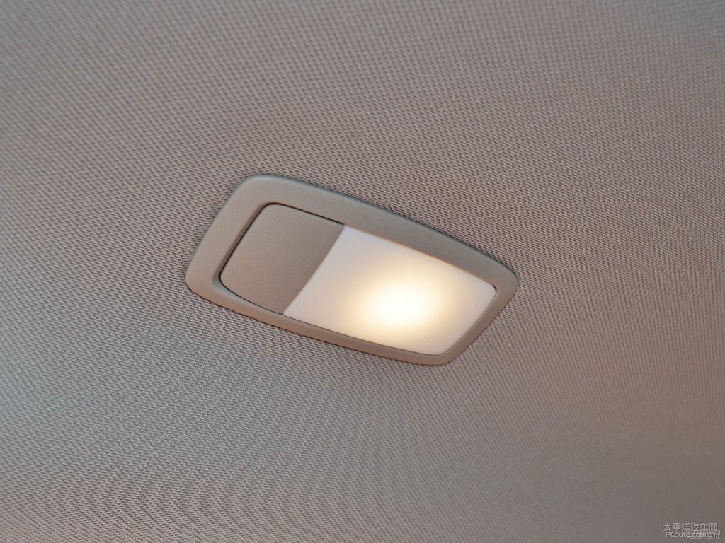 珠光白樓蘭車(chē)廂內(nèi)飾圖片