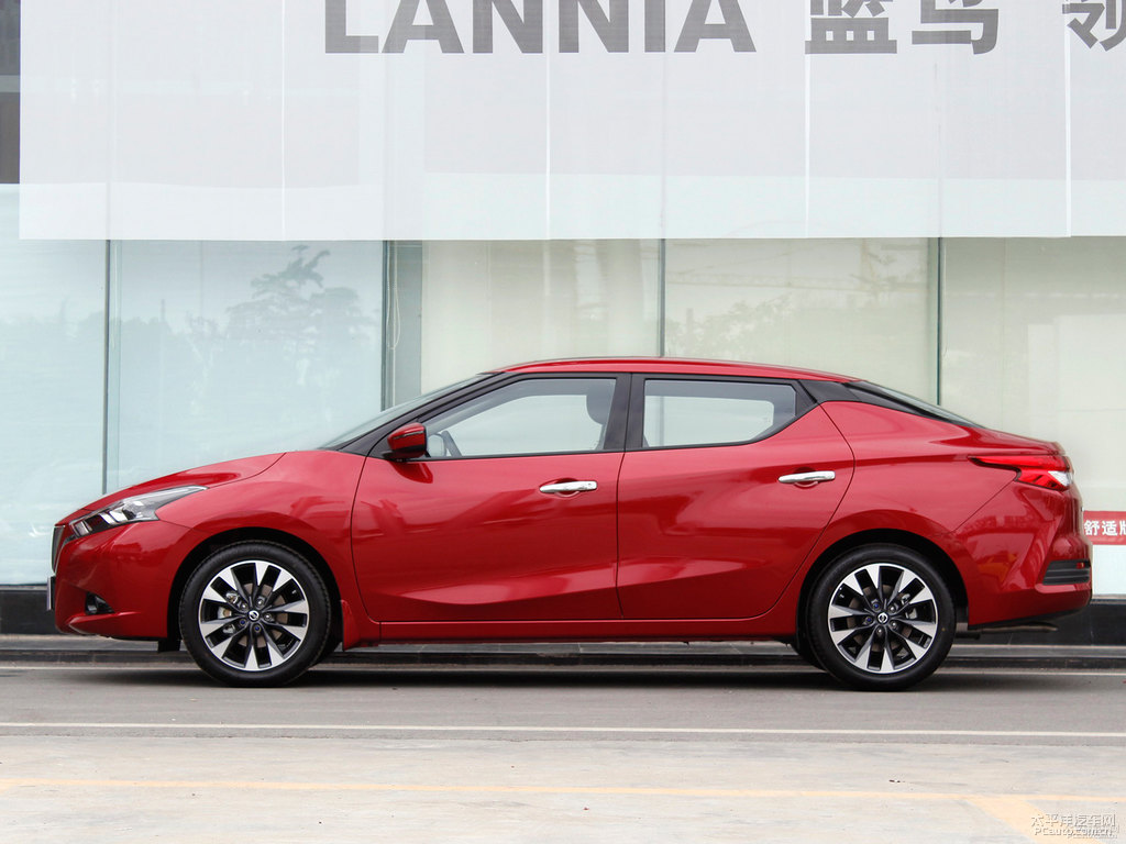 烈焰紅藍(lán)鳥整車外觀外觀圖片