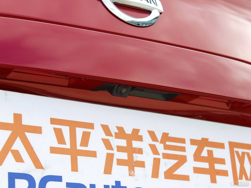 烈焰紅藍鳥車尾外觀圖片