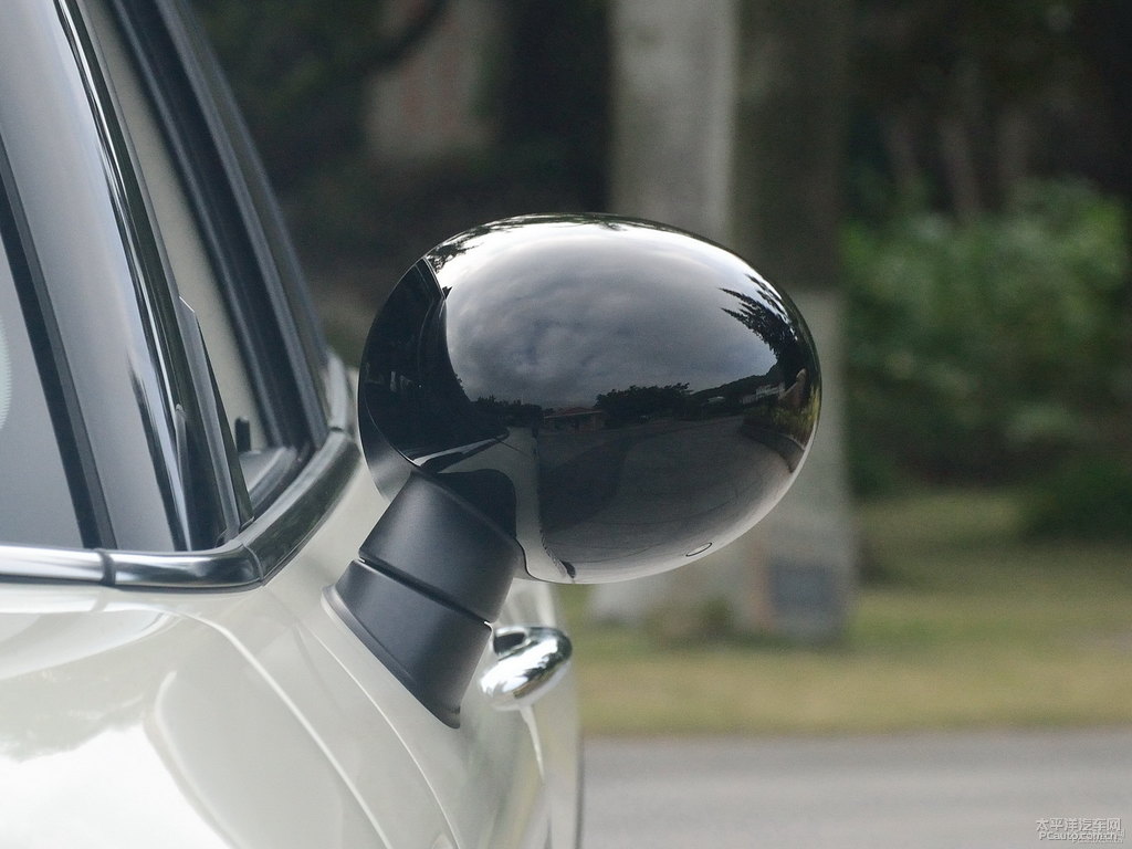 胡椒白MINI CLUBMAN車(chē)身外觀圖片