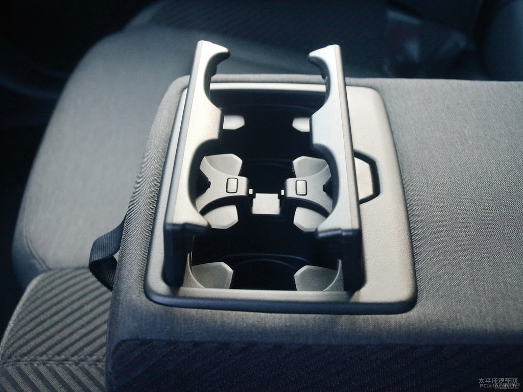 胡椒白MINI CLUBMAN儲物空間空間圖片