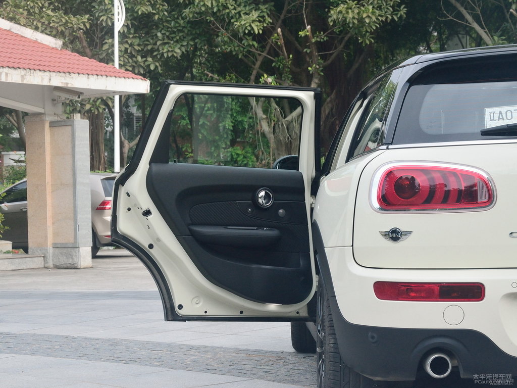 胡椒白MINI CLUBMAN車廂內(nèi)飾圖片