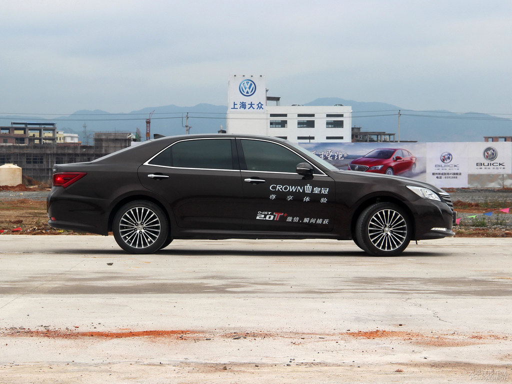 深棕云母色皇冠整車外觀外觀圖片