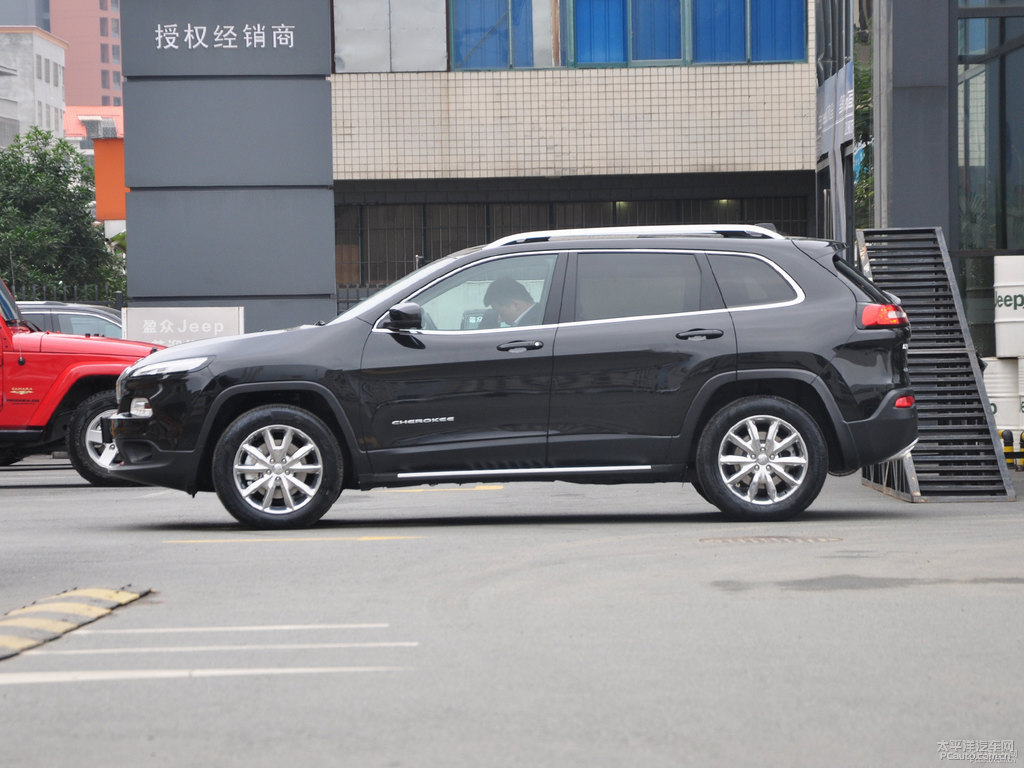 晶黑自由光整車外觀外觀圖片