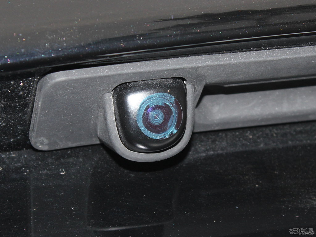 極光黑起亞K5凱酷車尾外觀圖片
