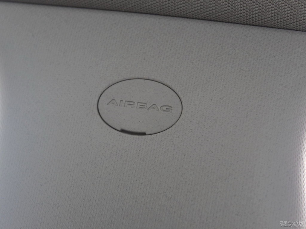 水晶白勝達(dá)車(chē)廂內(nèi)飾圖片