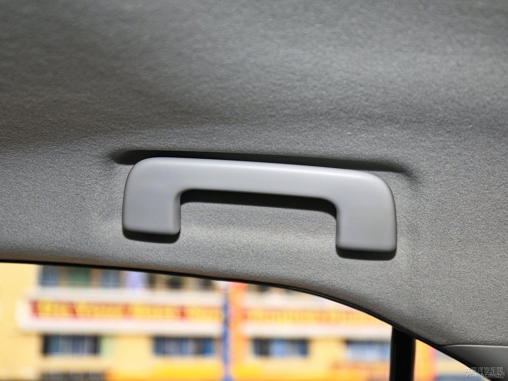 珊瑚紅雷凌車廂內(nèi)飾圖片