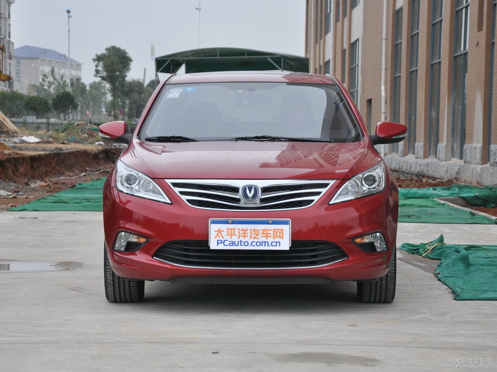寶石紅逸動整車外觀外觀圖片