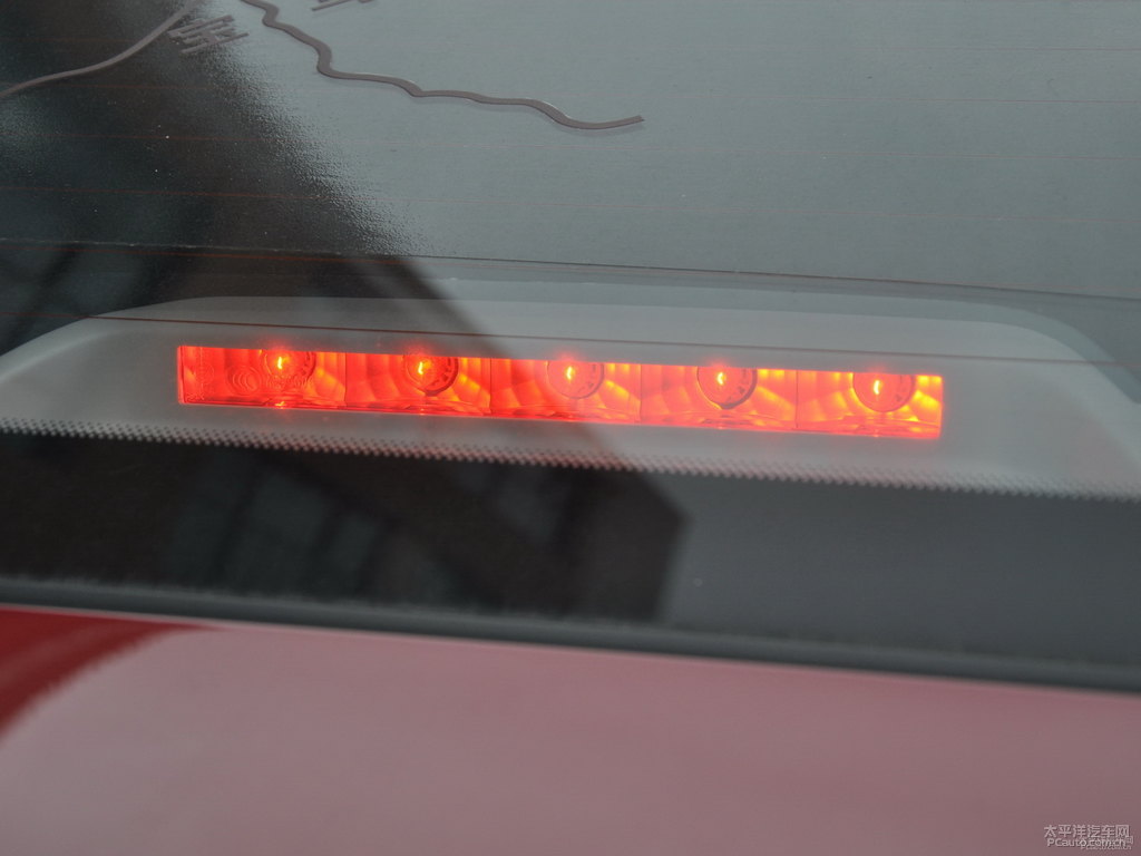 寶石紅逸動車身外觀圖片