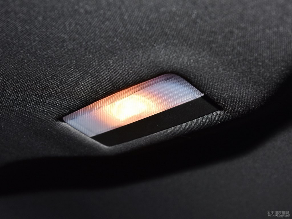 瑪瑙紅威朗車廂內(nèi)飾圖片