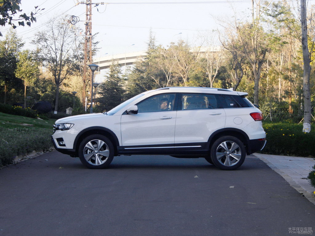 極地白哈弗H6 Coupe整車外觀外觀圖片
