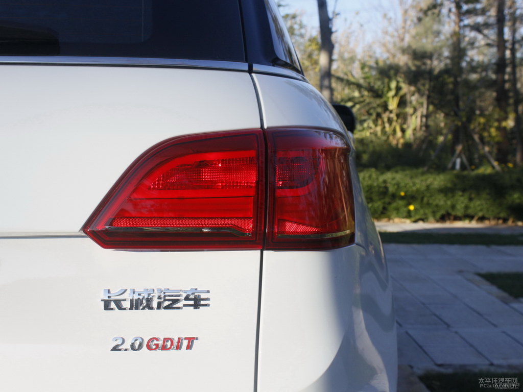 極地白哈弗H6 Coupe車尾外觀圖片