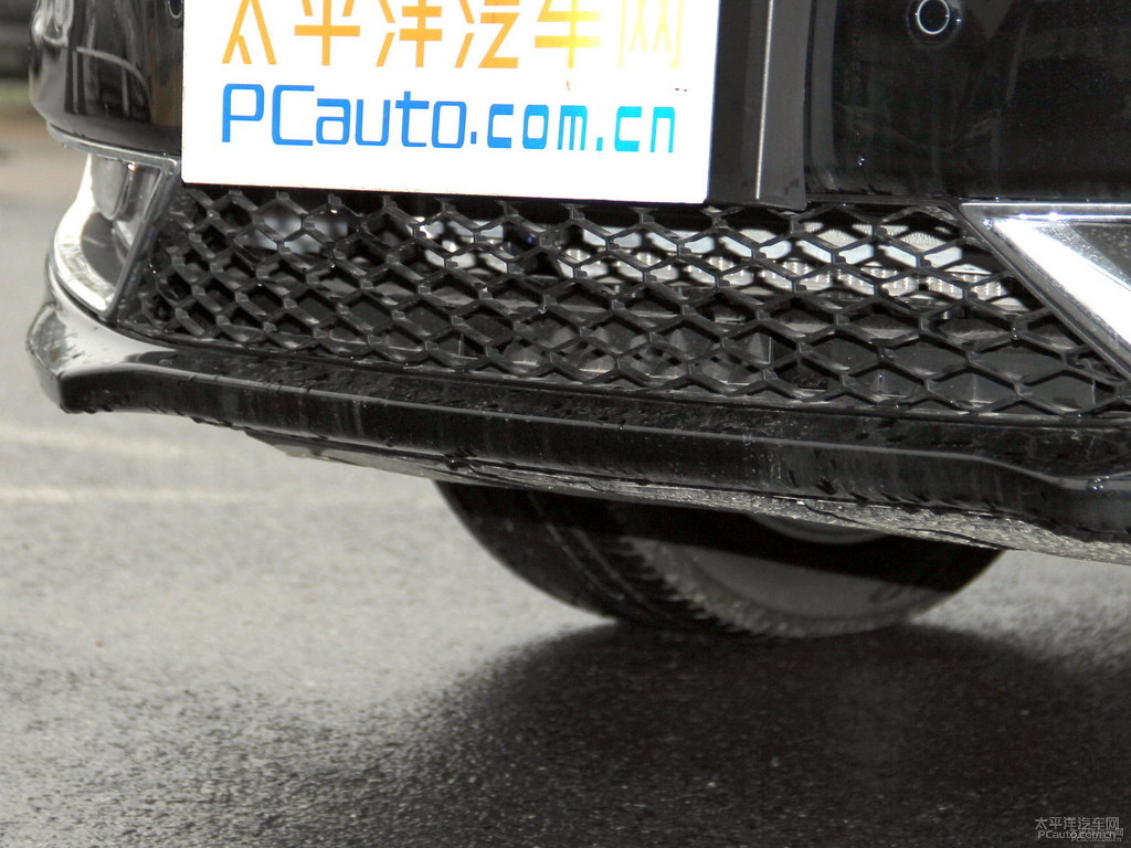 極夜黑奔騰B70車頭外觀圖片