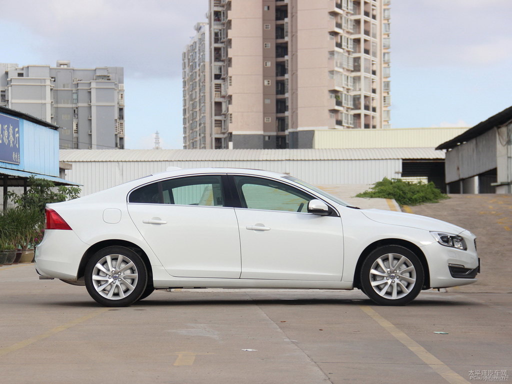 水晶白沃爾沃S60整車外觀外觀圖片