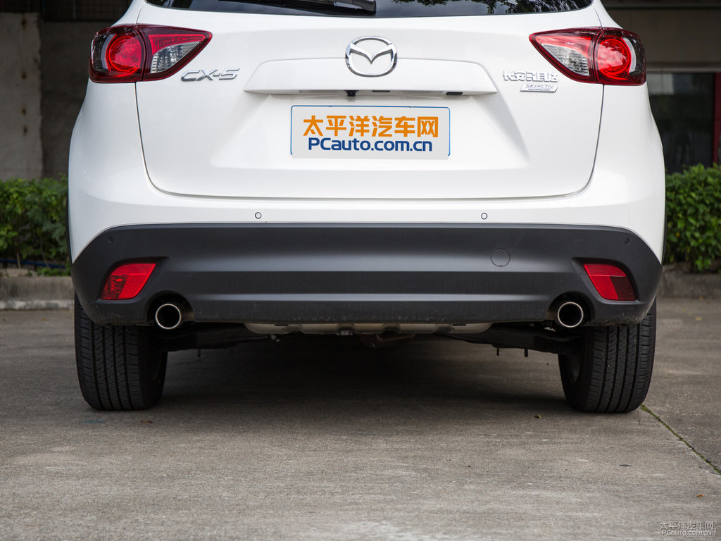珠光白馬自達(dá)CX-5車尾外觀圖片