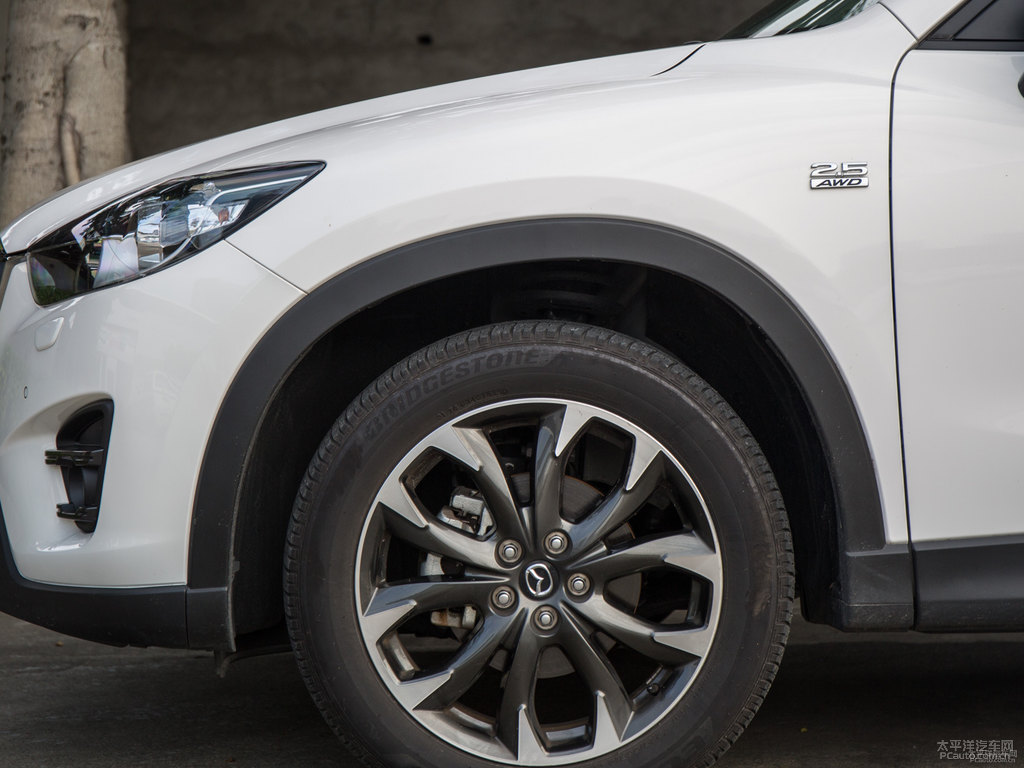 珠光白馬自達(dá)CX-5車身外觀圖片