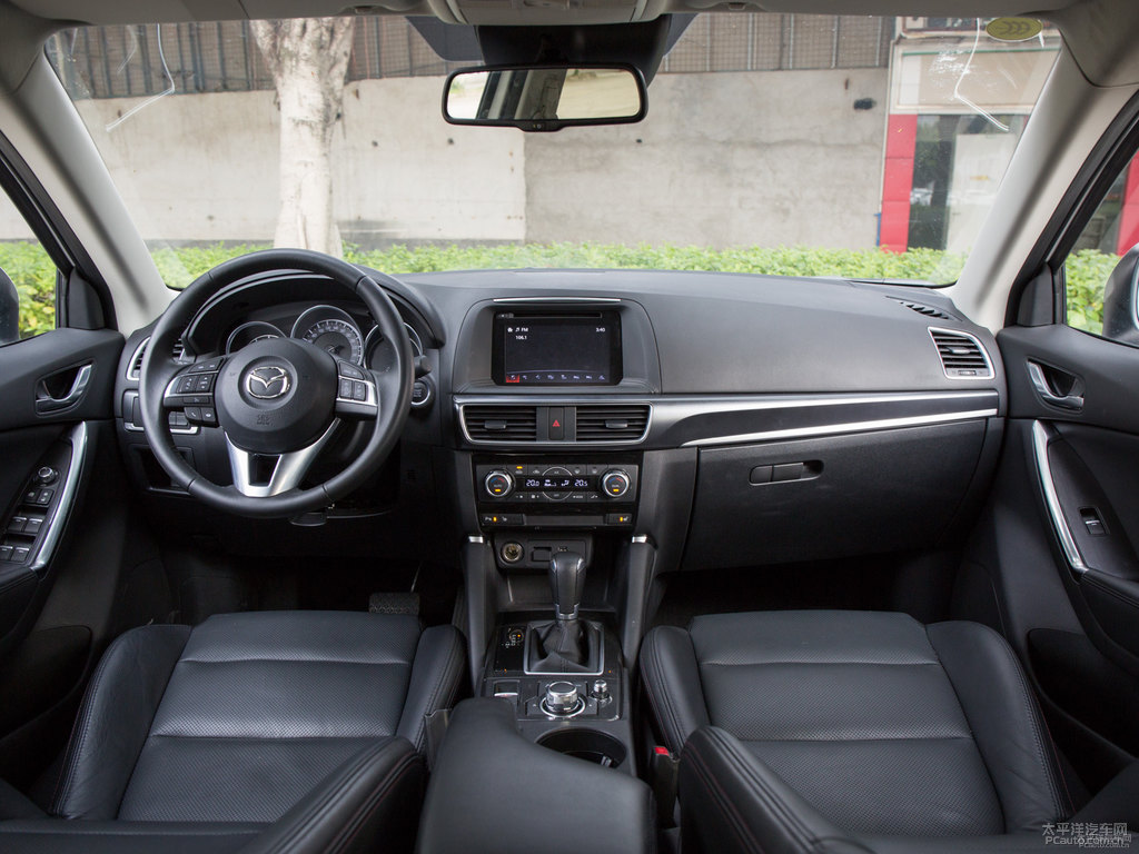 珠光白馬自達(dá)CX-5中控內(nèi)飾圖片