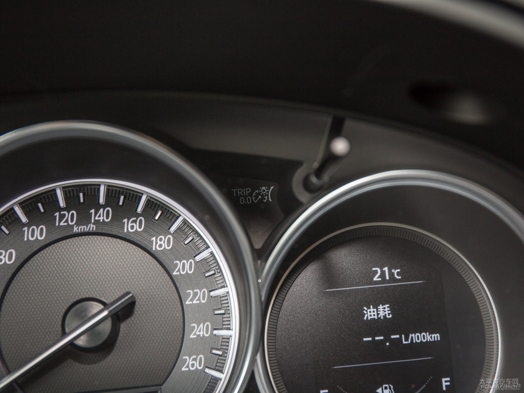 珠光白馬自達(dá)CX-5中控內(nèi)飾圖片