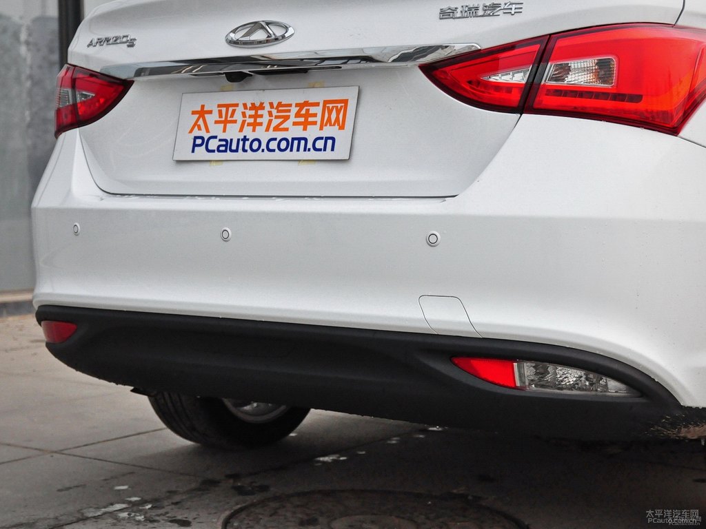 俊逸白艾瑞澤5車尾外觀圖片