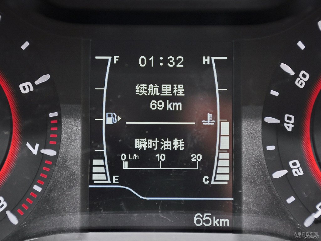 俊逸白艾瑞澤5中控內(nèi)飾圖片