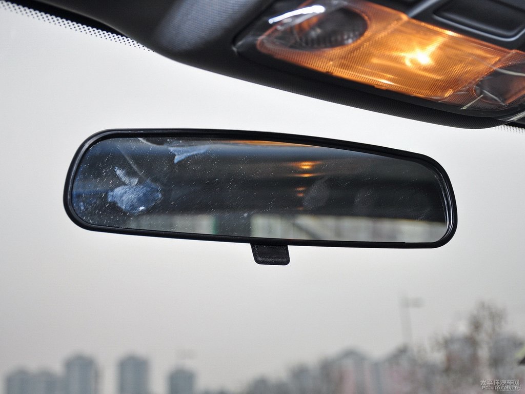 俊逸白艾瑞澤5車廂內(nèi)飾圖片
