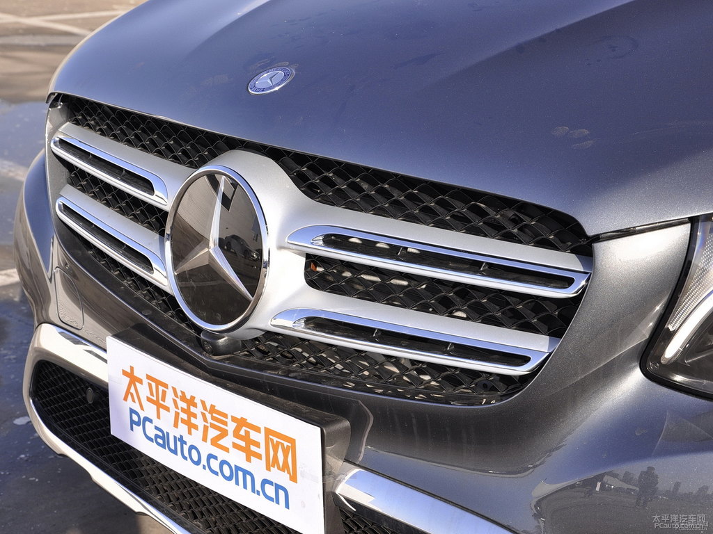 月光石灰奔馳GLC車頭外觀圖片