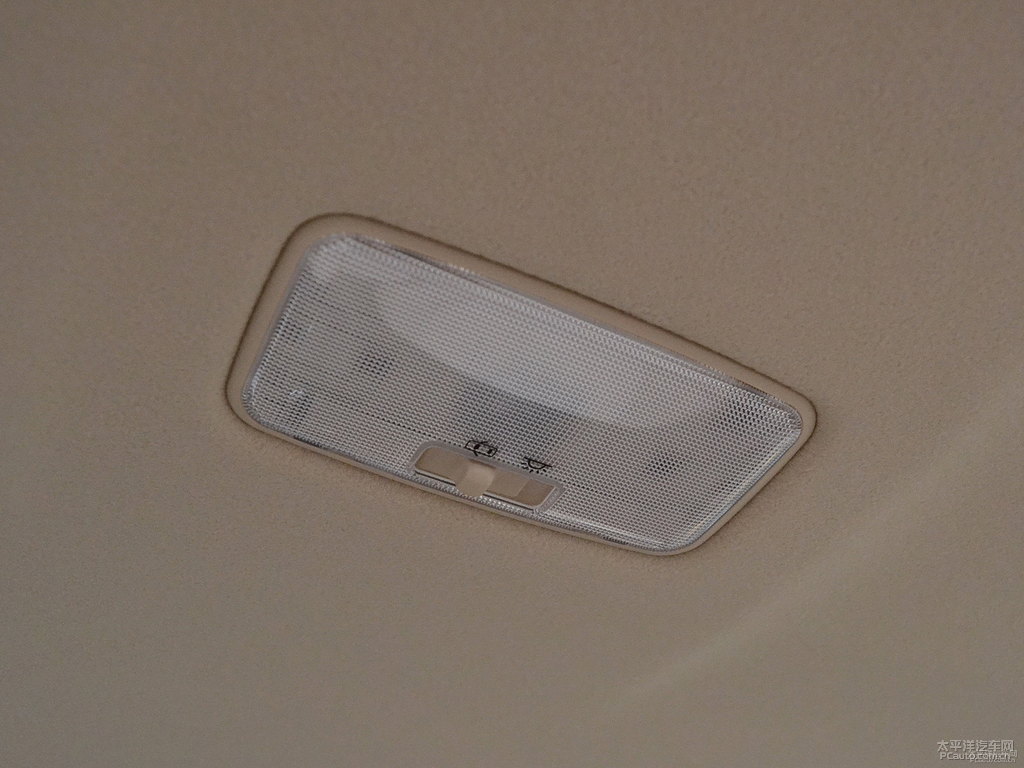 炫晶黑雷凌車廂內(nèi)飾圖片