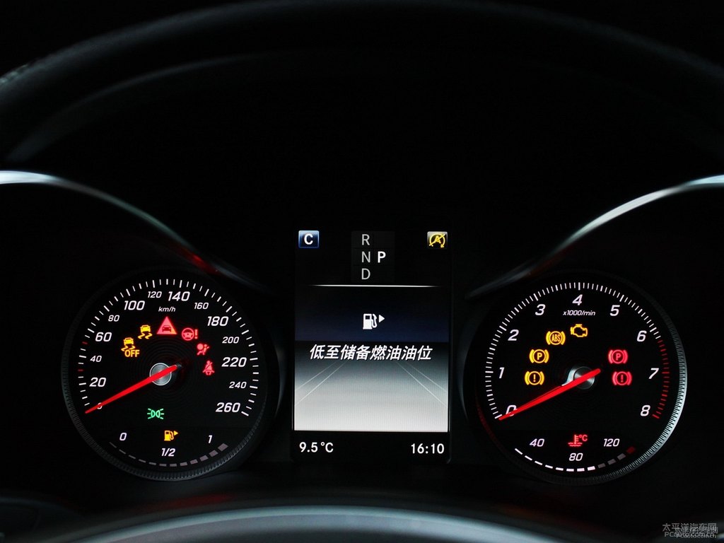 寶石藍(lán)奔馳GLC中控內(nèi)飾圖片