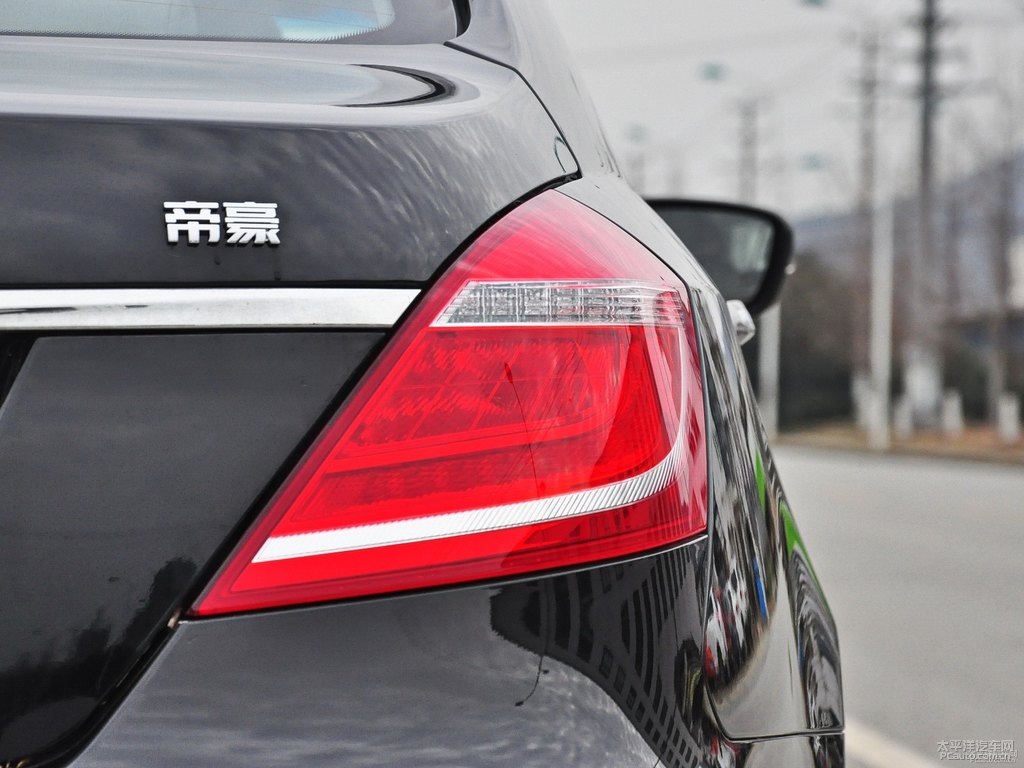 墨玉黑新帝豪車尾外觀圖片