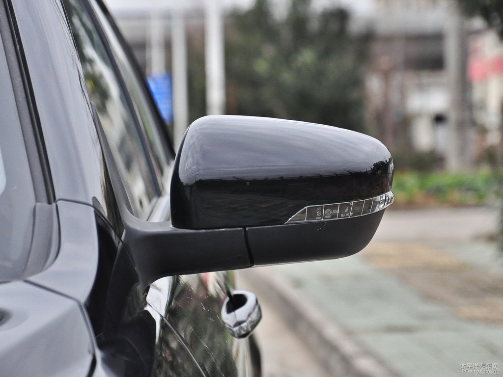 墨玉黑新帝豪車身外觀圖片