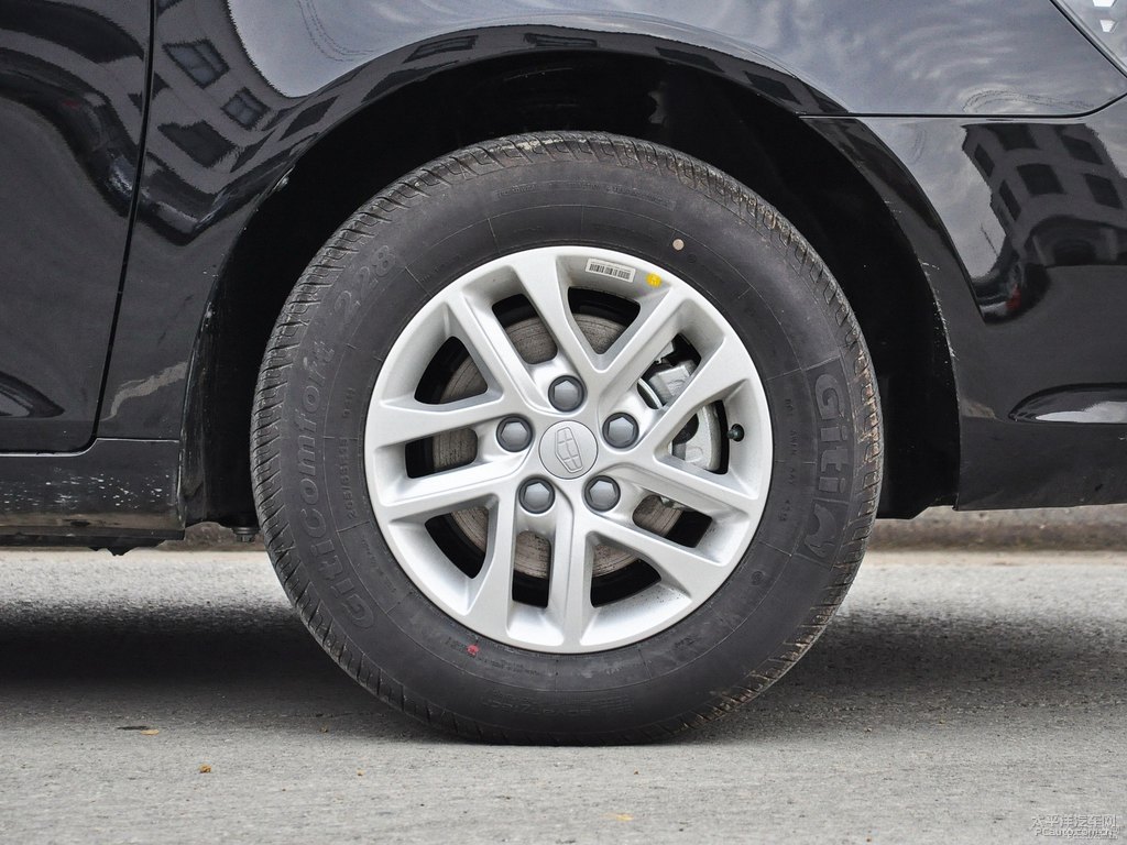 墨玉黑新帝豪車(chē)身外觀(guān)圖片