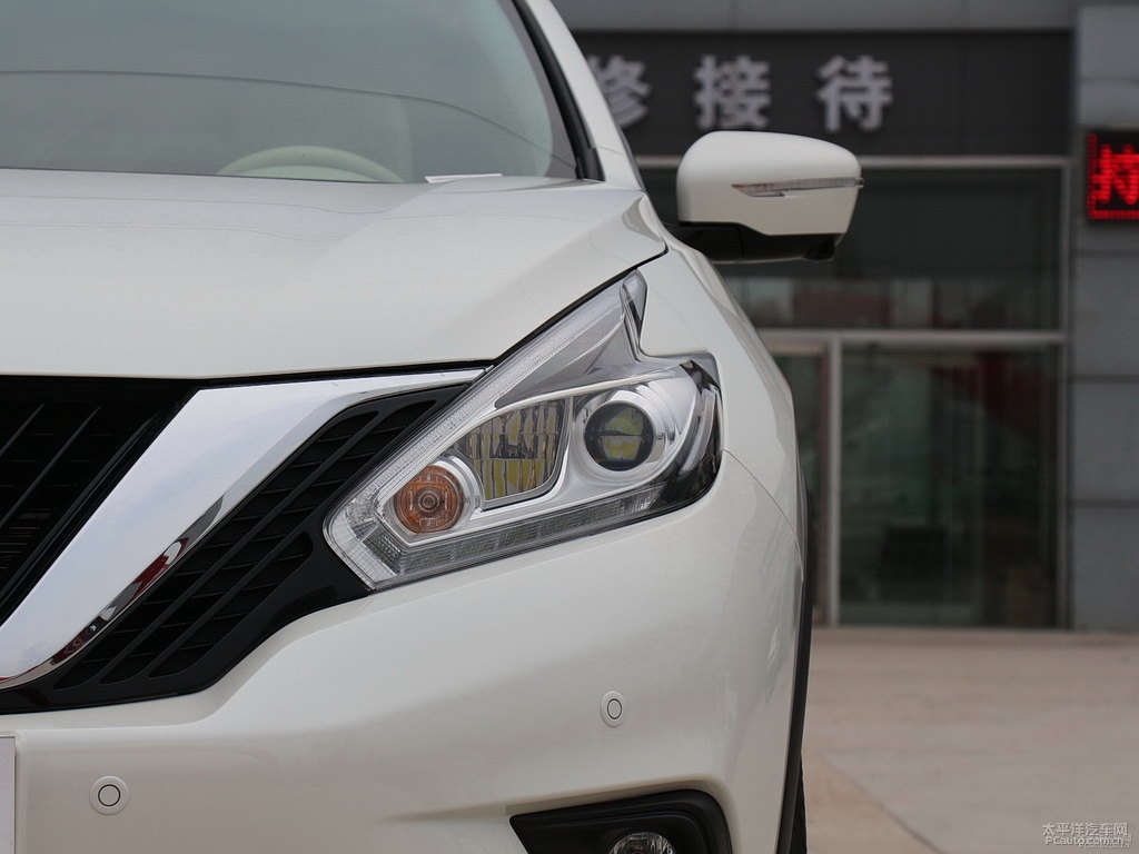 珠光白樓蘭車頭外觀圖片