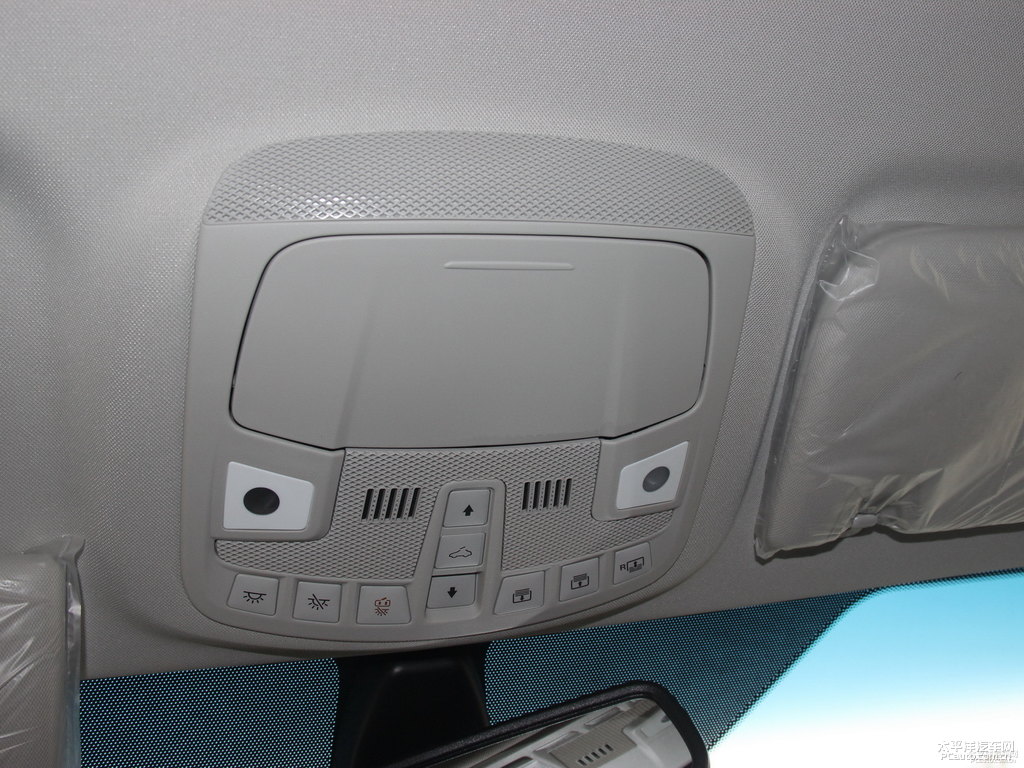 鉑鉆白金牛座車廂內(nèi)飾圖片