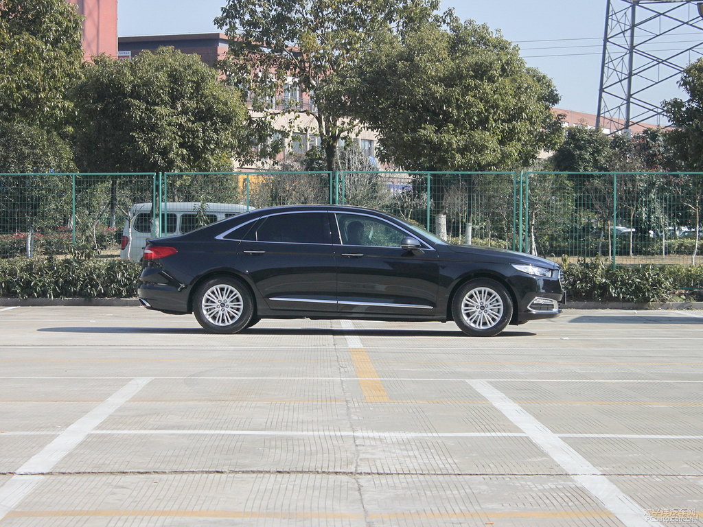 瑪瑙黑金牛座整車外觀外觀圖片