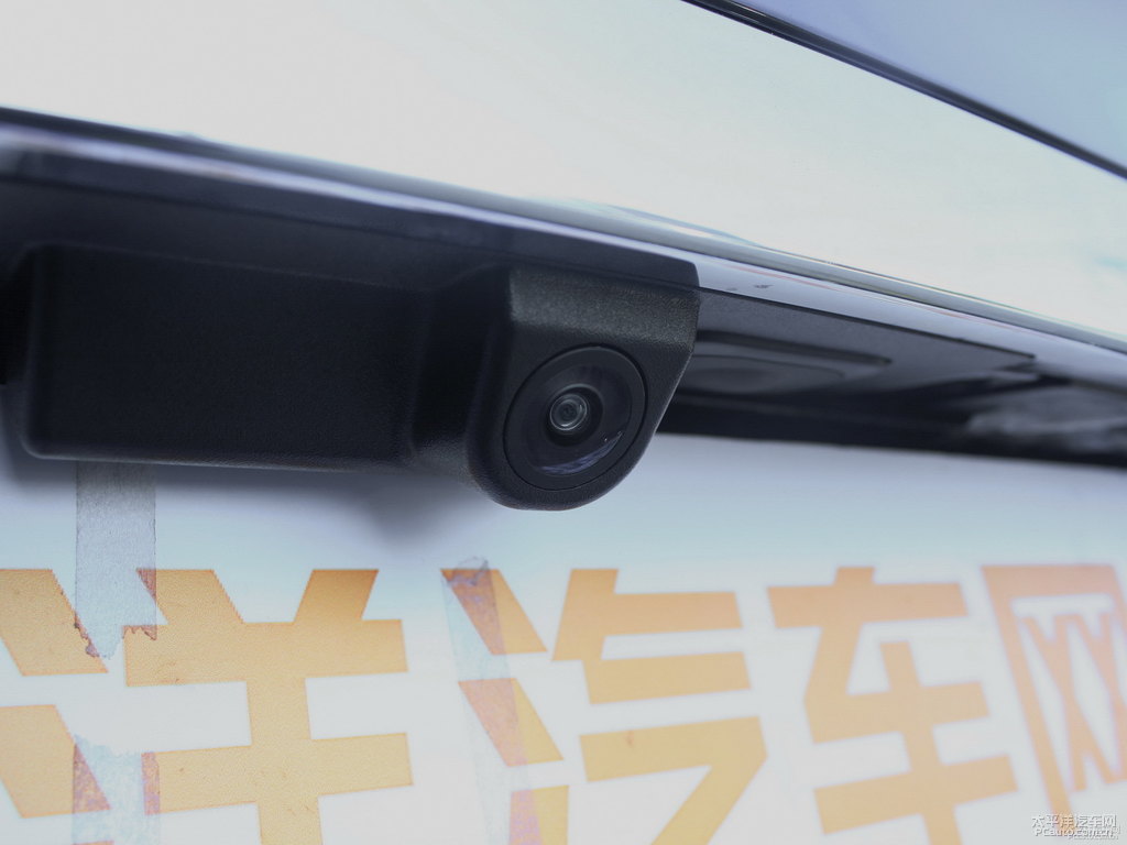 瑪瑙黑金牛座車尾外觀圖片