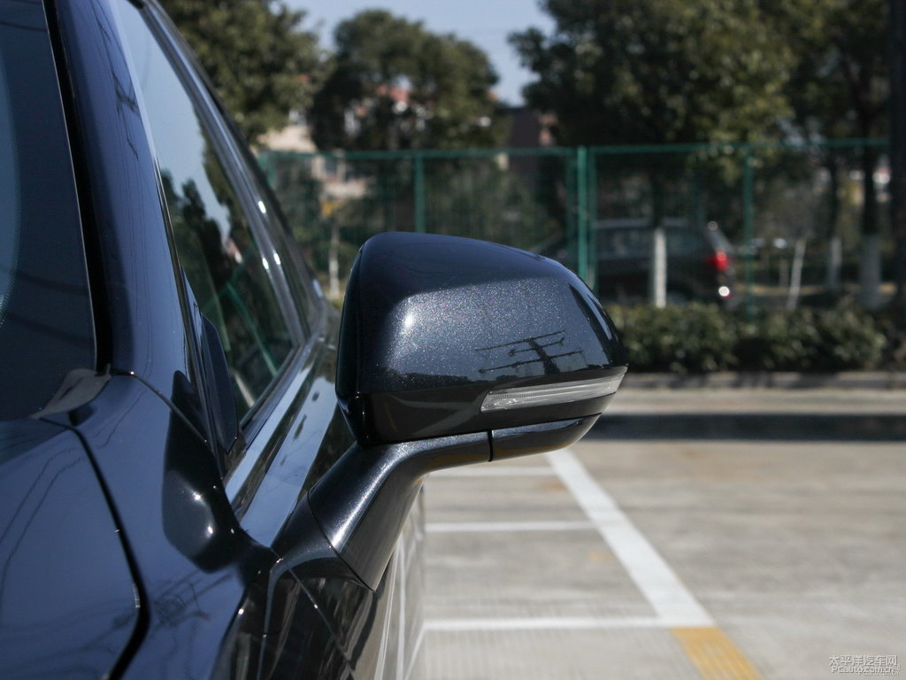 瑪瑙黑金牛座車身外觀圖片