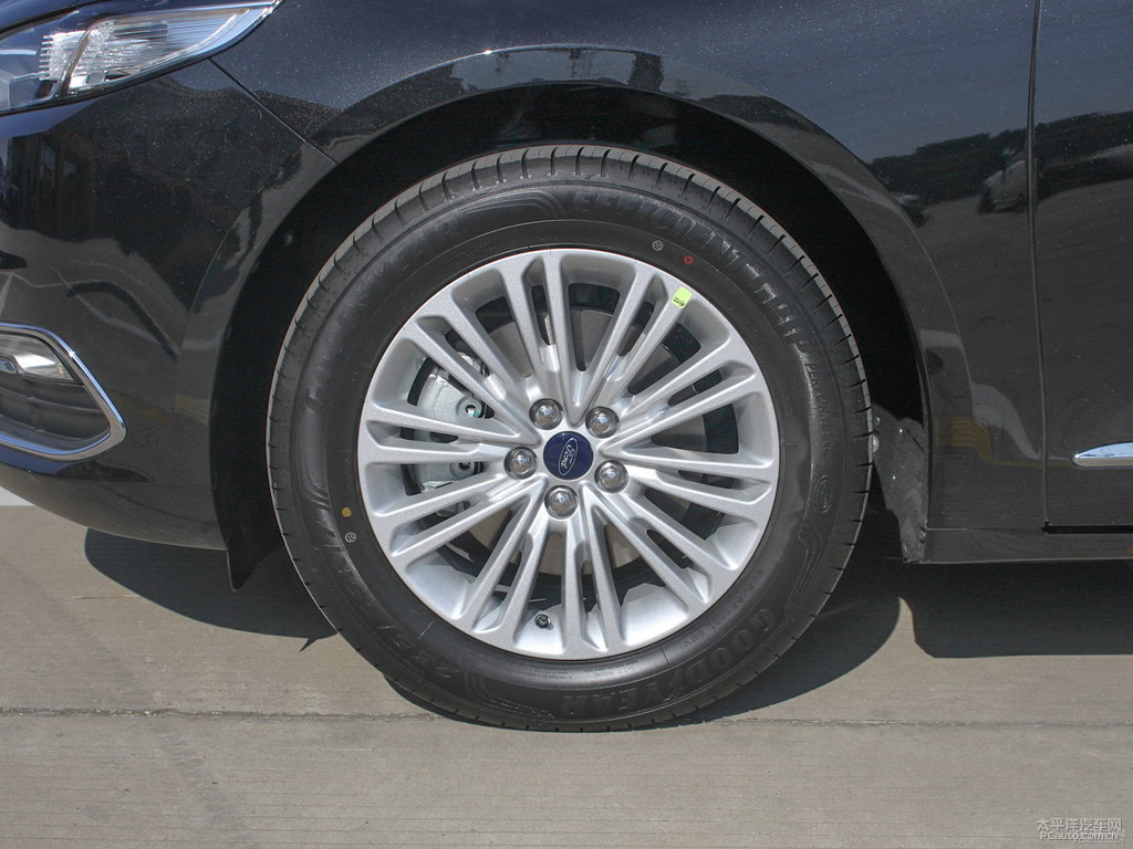 瑪瑙黑金牛座車身外觀圖片