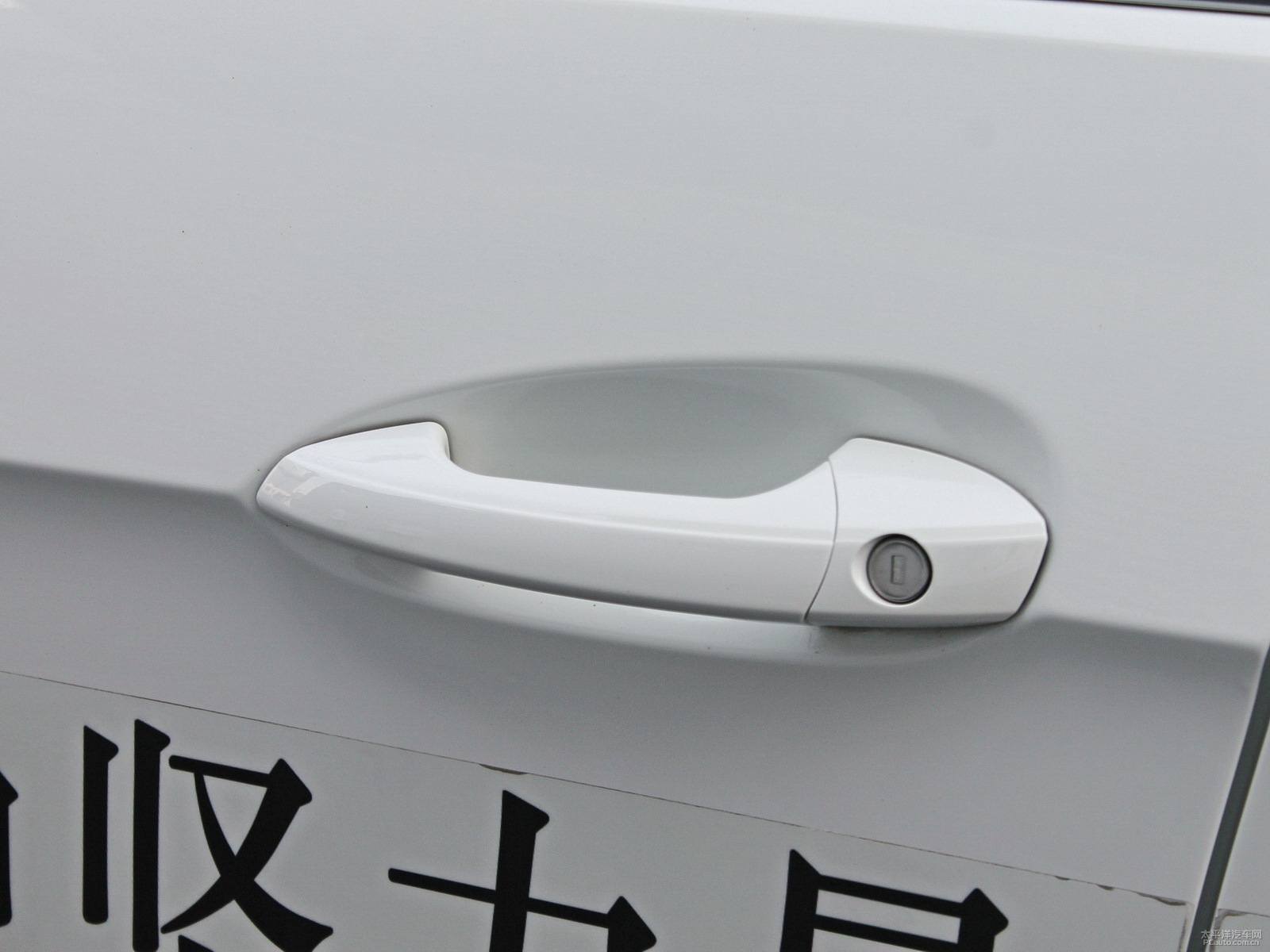 奔馳E級(jí)外觀高清大圖